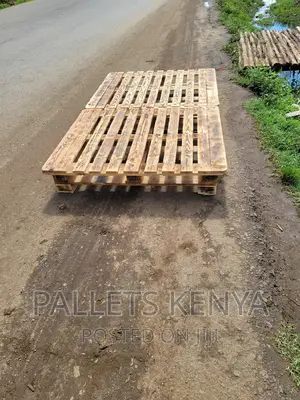 Pallet Bed- 4*6 Slightly Raised Pallet Bed. (R4,02)