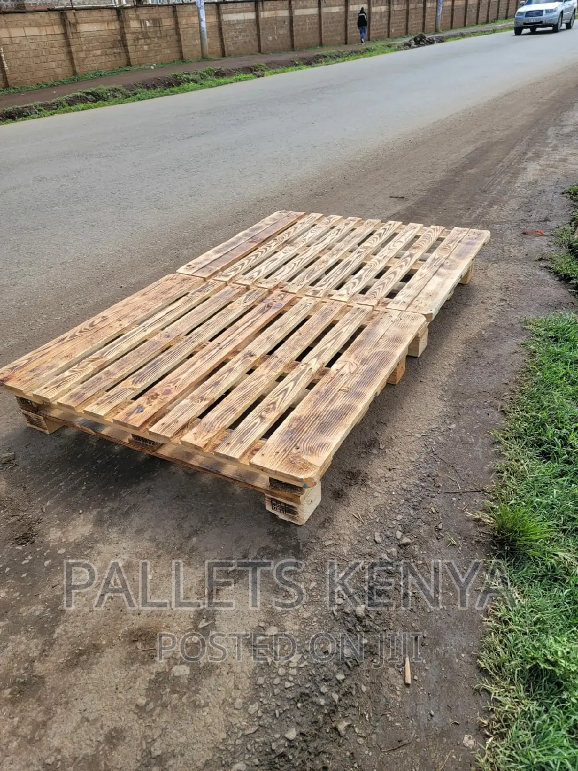Pallet Bed- 4*6 Slightly Raised Pallet Bed. (R4,04)