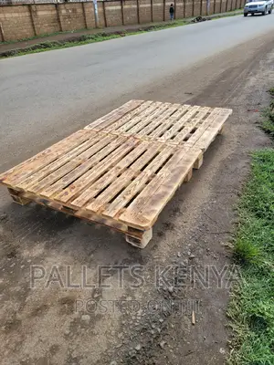 Pallet Bed- 4*6 Slightly Raised Pallet Bed. (R4,04)
