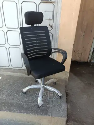 Office Chairs With 8 Headrest.