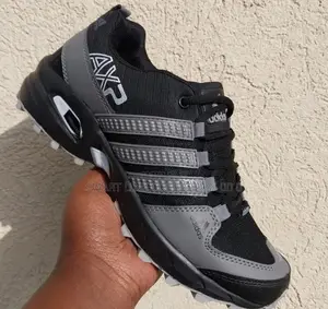 Adidas Sneakers