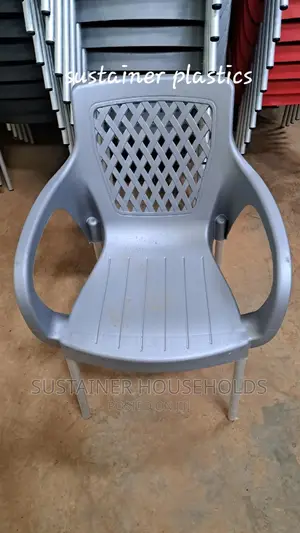Gray Plastic Chairs With Metallic Legs