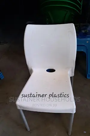 White Plastic Chairs With Metal Tubing Legs