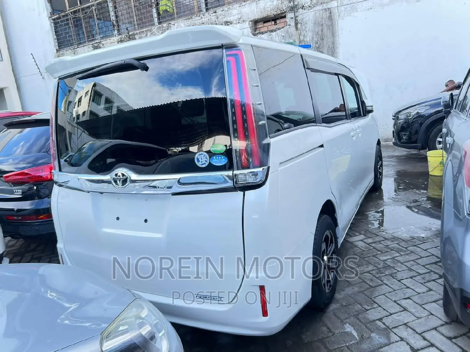 Toyota Noah 2016 White