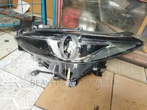 Mazda 3 Axela 2015 Headlight