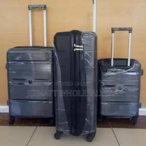 *3 in 1 Unbreakable PP Suitcase*
Zipper Closure Frame