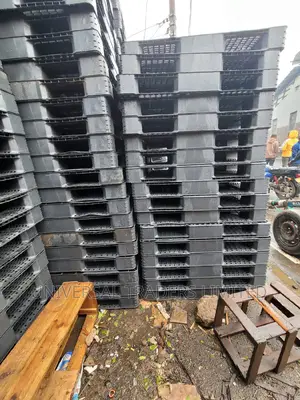 Plastic Pallets for Storage Use