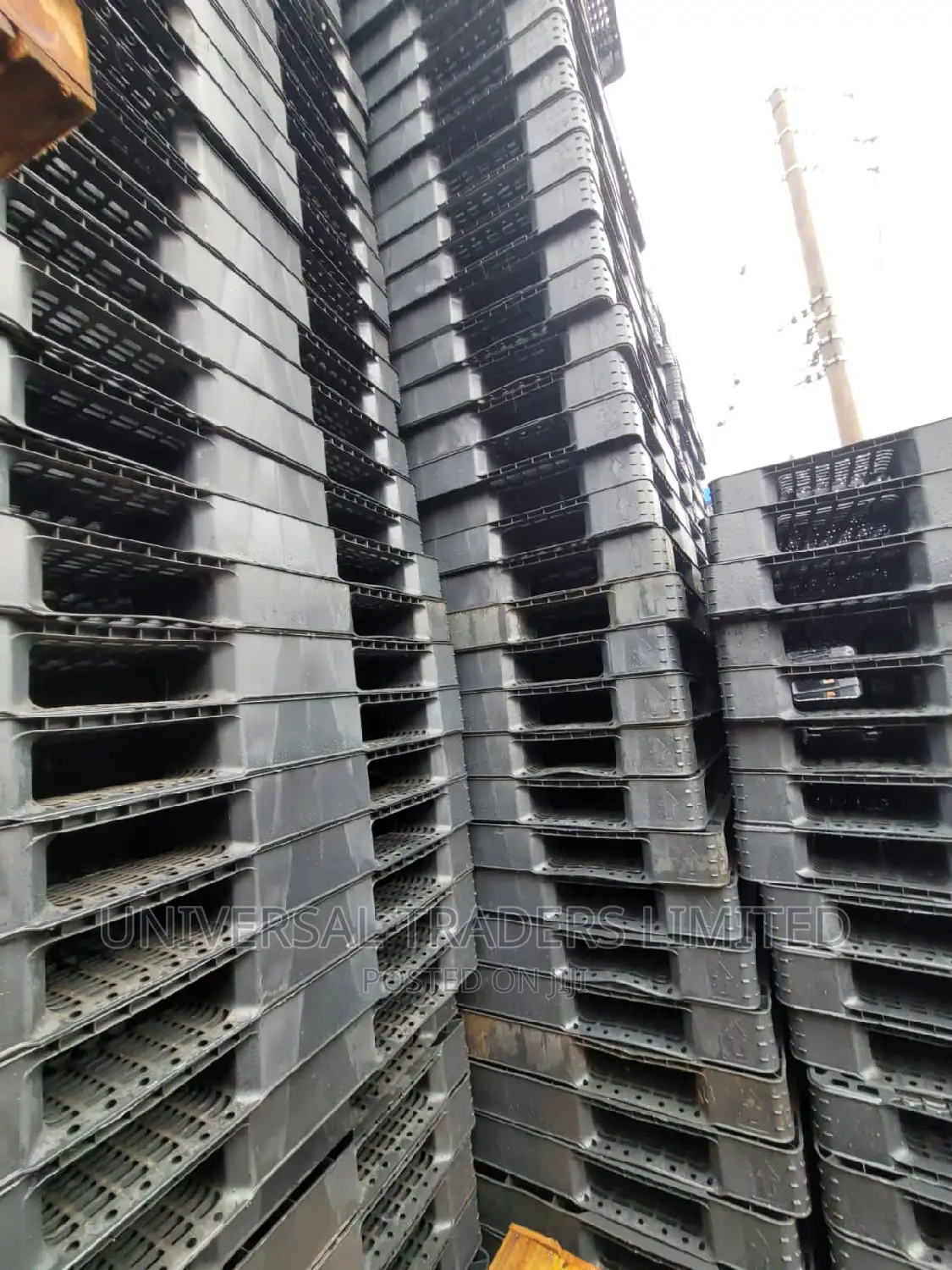 Plastic Pallets - Serrated Plastic Pallets - Plastic Pallets