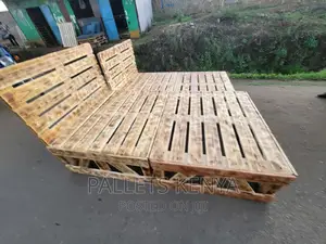 Pallet Bed- 4*6 Detachable Pallet Bed. (#Z02)