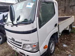 Toyota Dyna 2016