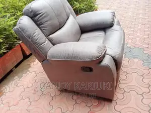 Spacious Single Seater Recliner Seat