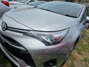 Toyota Avensis 2017 Silver