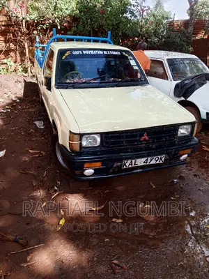 Mitsubishi L200 1995 Yellow