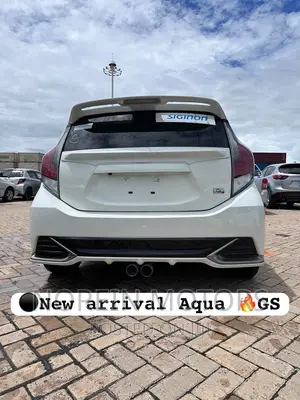 Toyota Aqua 2017 Off white