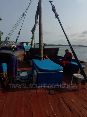 Sunset Dinner in Dhow in Watamu.