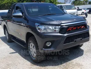 Toyota Hilux 2017 Gray