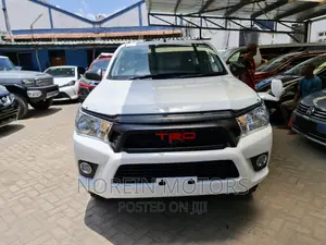 Toyota Hilux 2017 White