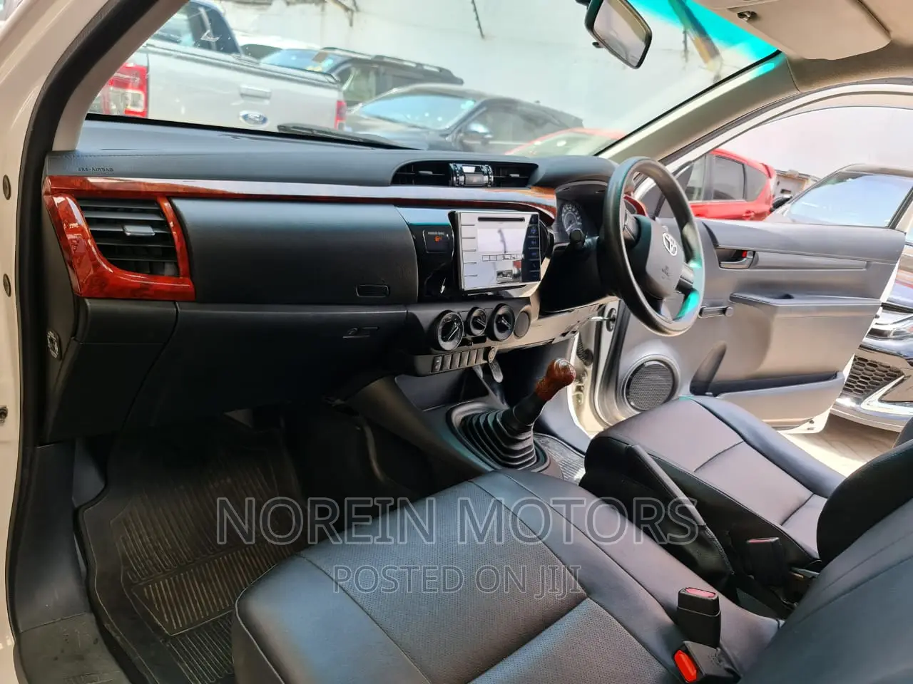Toyota Hilux 2017 White