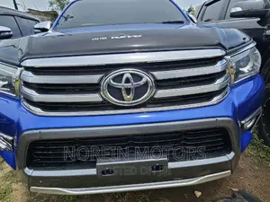 Toyota Hilux 2020 Blue