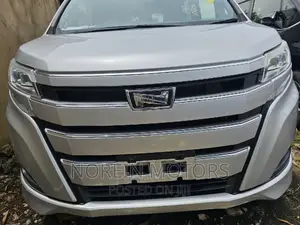 Toyota Noah 2016 Silver