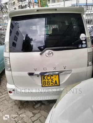Toyota Voxy 2009 White