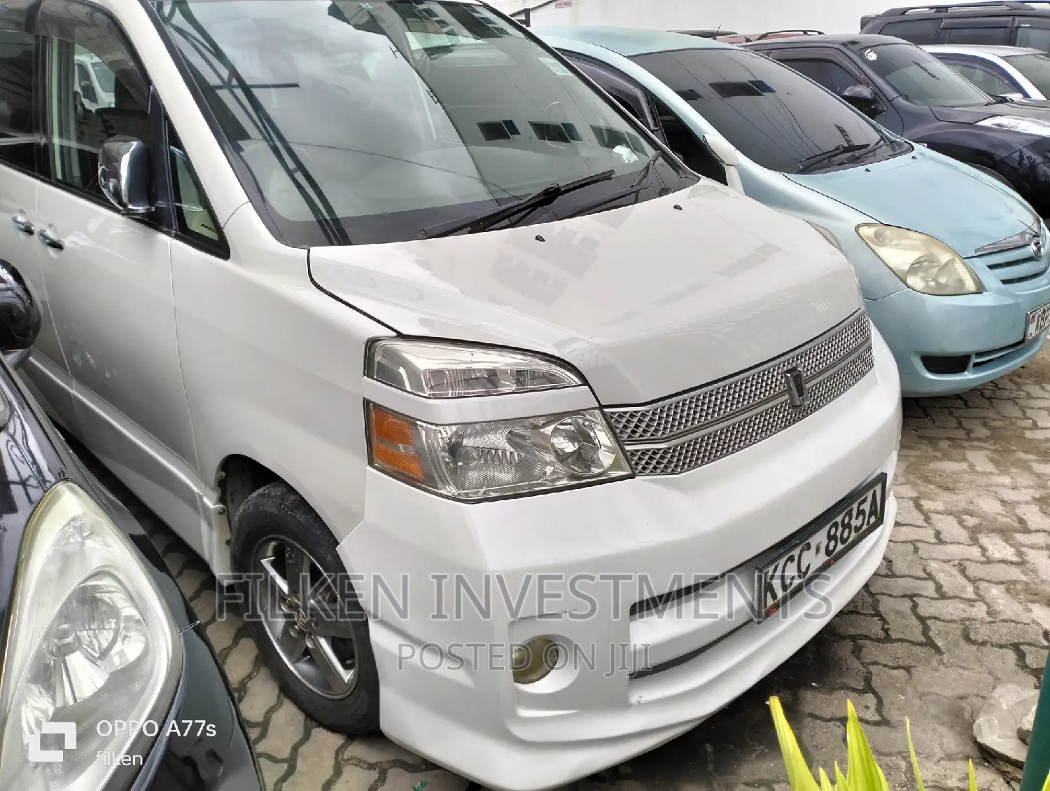 Toyota Voxy 2009 White