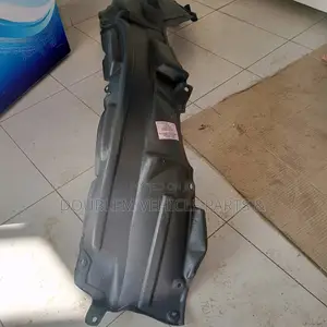 Fender Liner/Stoneguard Toyota Crown 2006,2007,2008,2010