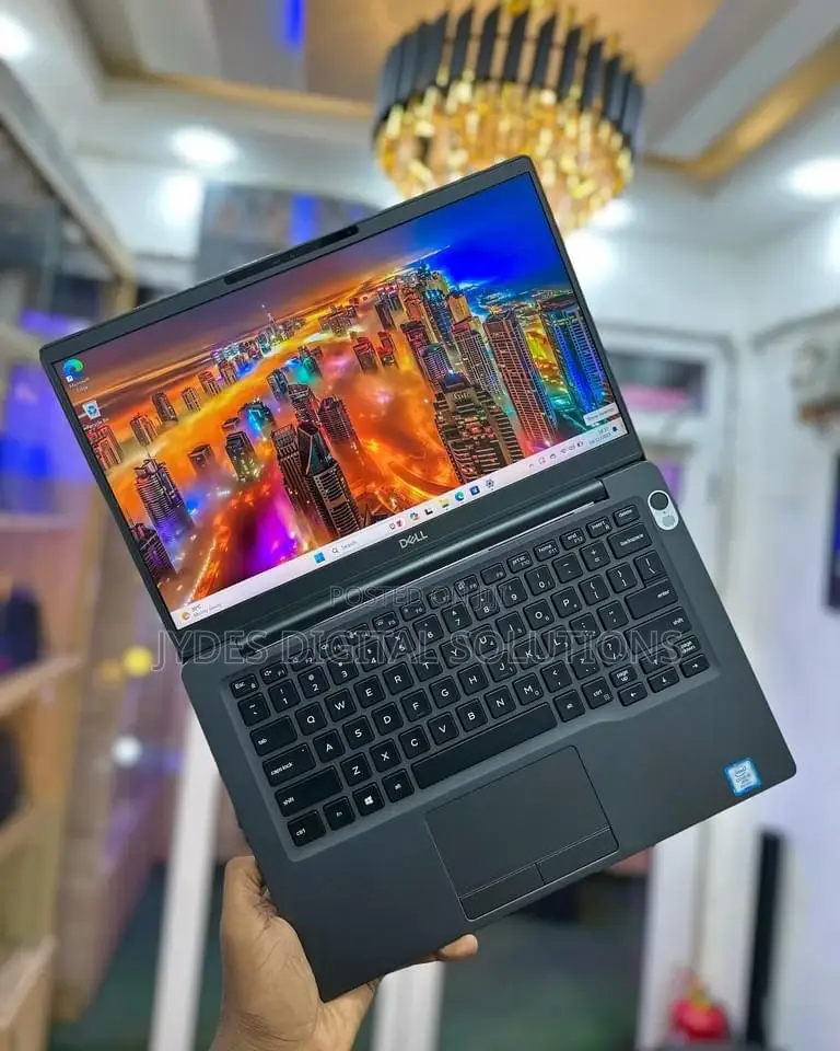 Laptop Dell Latitude 7400 8GB Intel Core I5 SSD 256GB