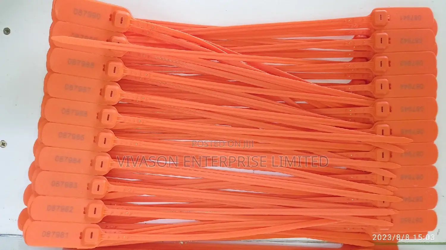 Flat Plastic Seals 40cm.