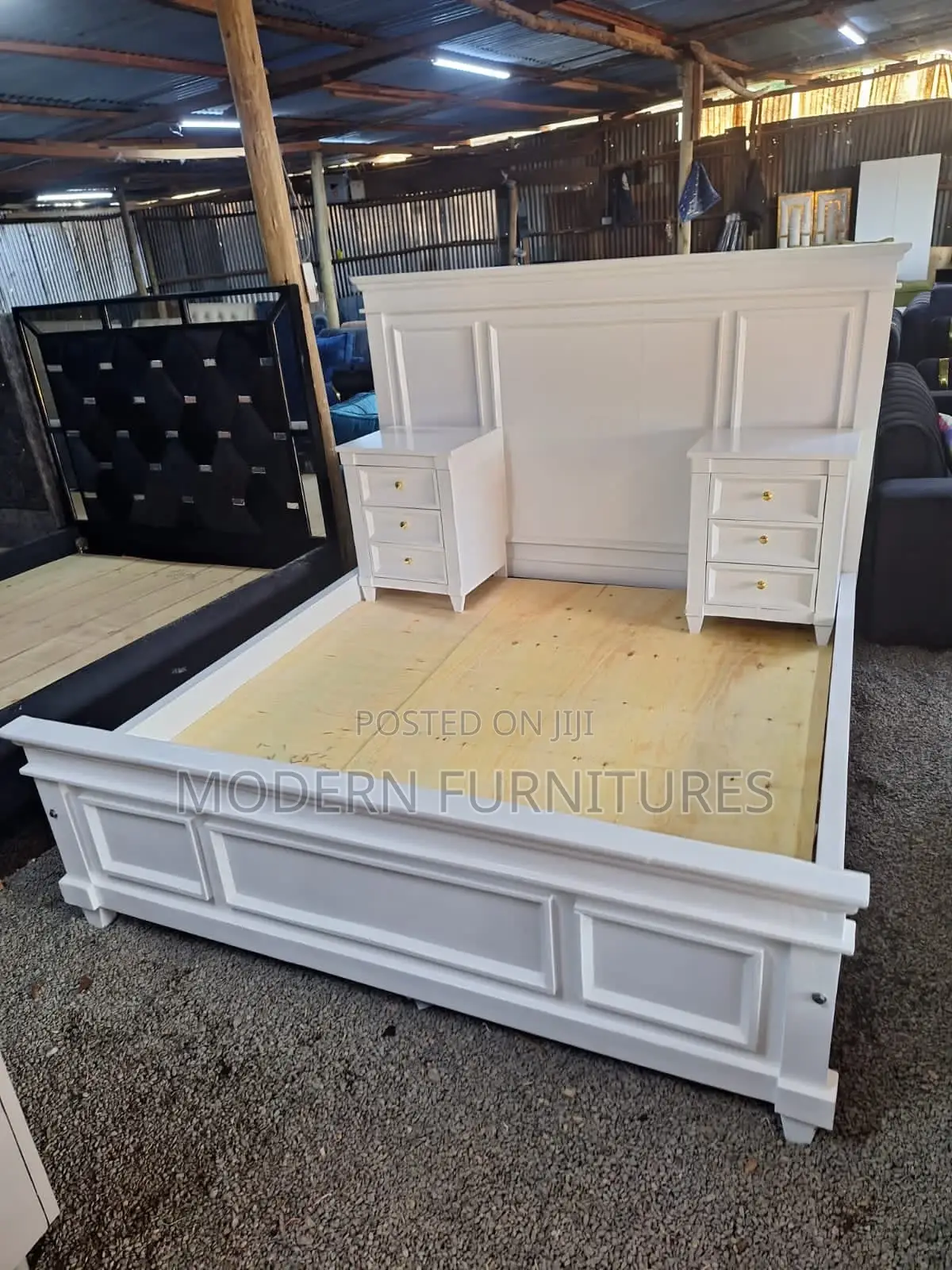 White 5/6 Bed