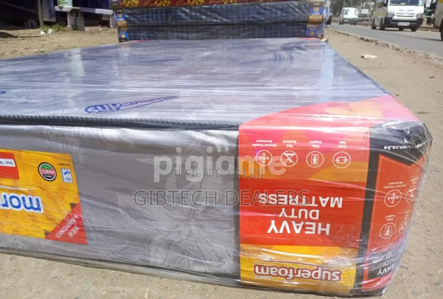 6*6 Medium Density Mattress 8 Inches Plain