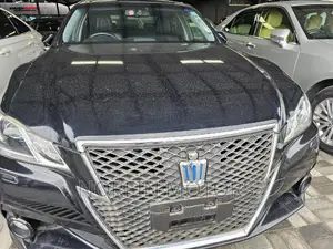 Toyota Crown 2016 Matt Black