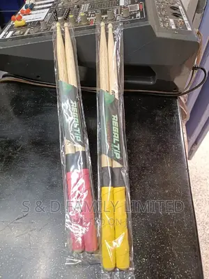 Regal Tip Drumsticks With Grip
