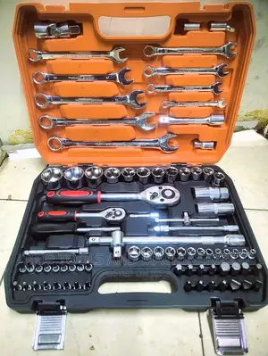 Professional 82 PCS Socket Set