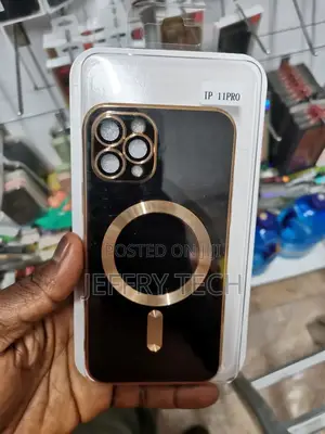iPhone 11 Pro Magsafe Black TPU Phone Case With Lens