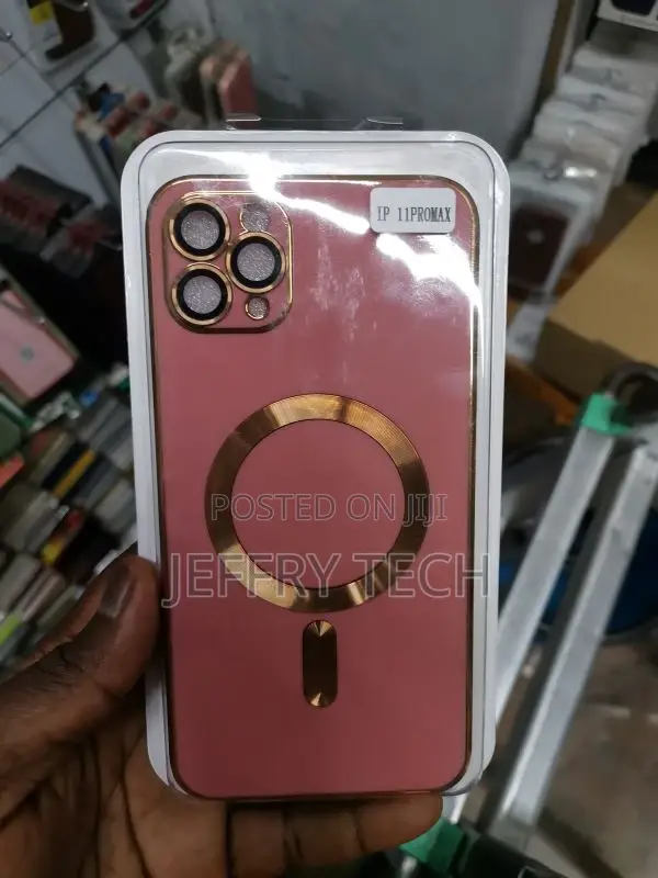 iPhone 11 Pro Max Magsafe Plating Red Phone Case With Lens