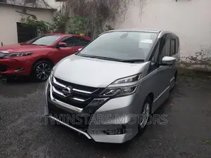 Nissan Serena 2017 Silver