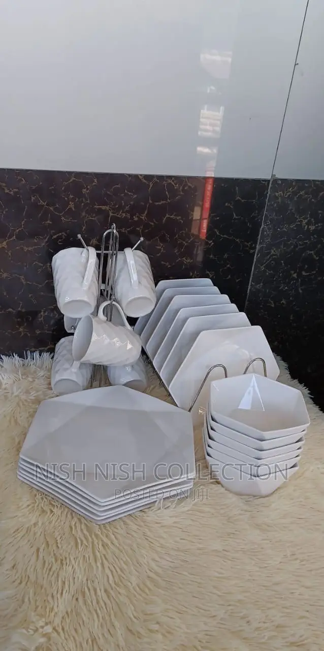 24 Pieces Dinner Set