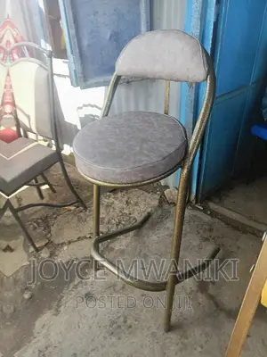 Powder Coated Restaurant High Chair.