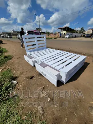 Pallet Bed- 4*6 White Pallet Bed With Drawers. (# KA03,)