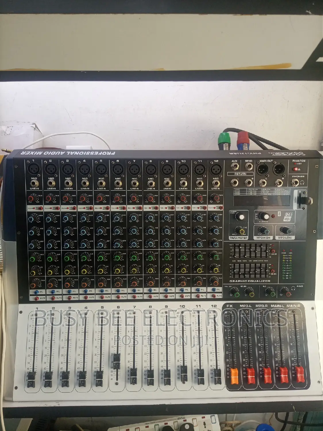 Powered Mixing Console 12 Channels
