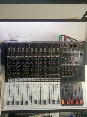 Powered Mixing Console 12 Channels