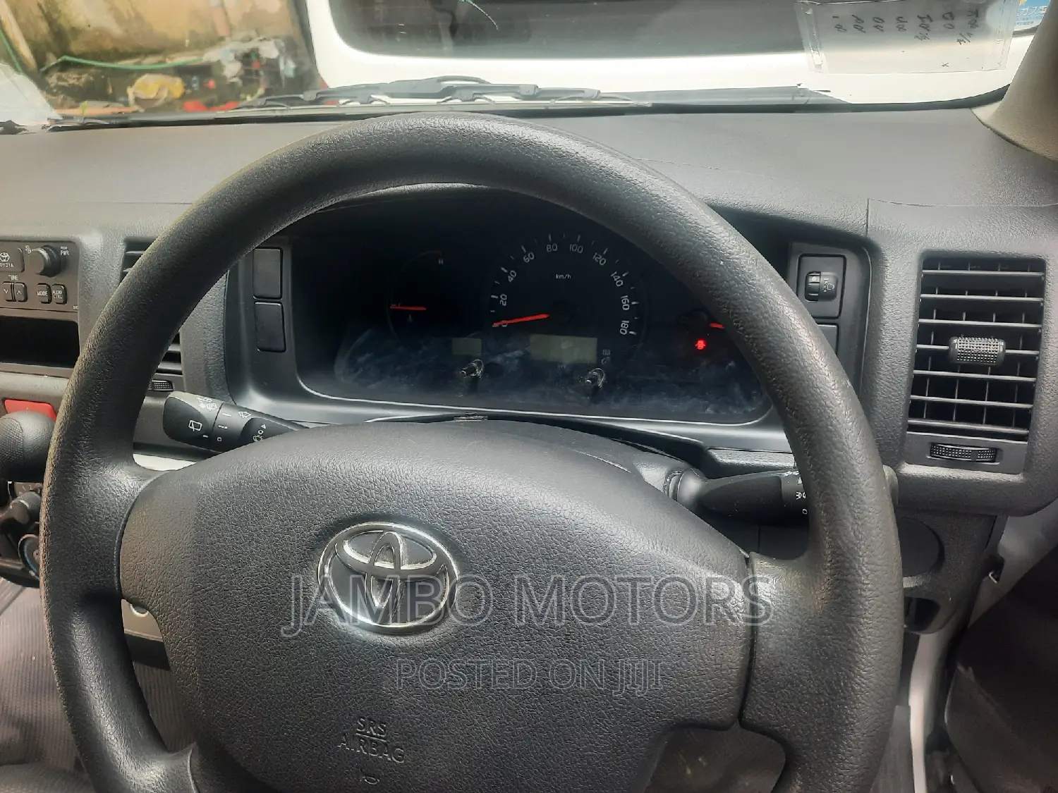 Toyota HiAce 2017 Silver