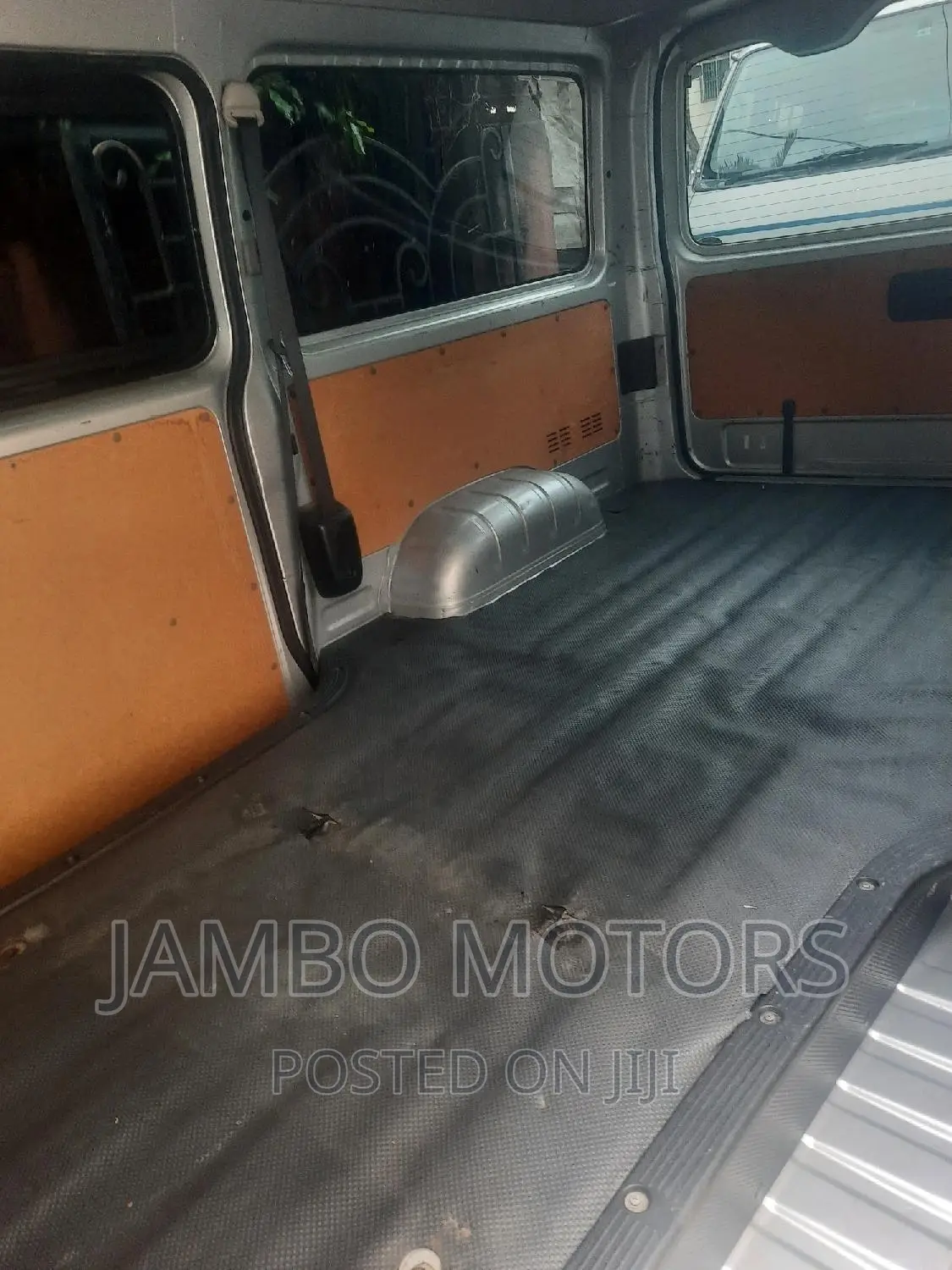 Toyota HiAce 2017 Silver