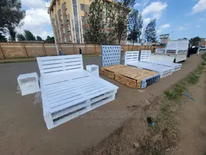 Wooden Pallets - Wooded Pallet Beds - Pallet Bed