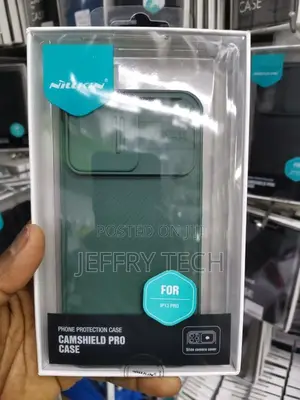 iPhone 13 Pro Nilkin Camshield Green