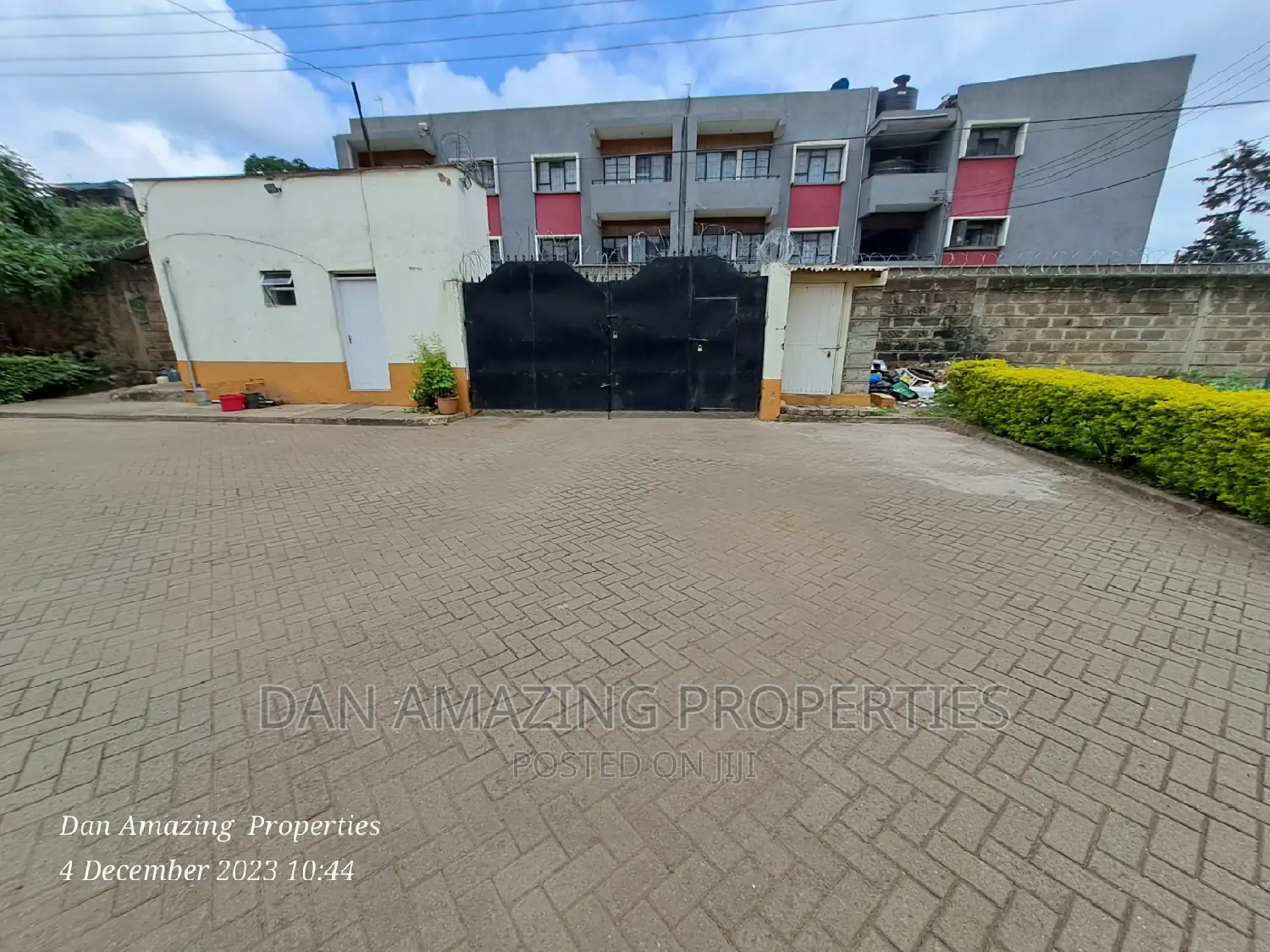 Flat for Sale in Pangani on 1/2 Acre Corner Plot