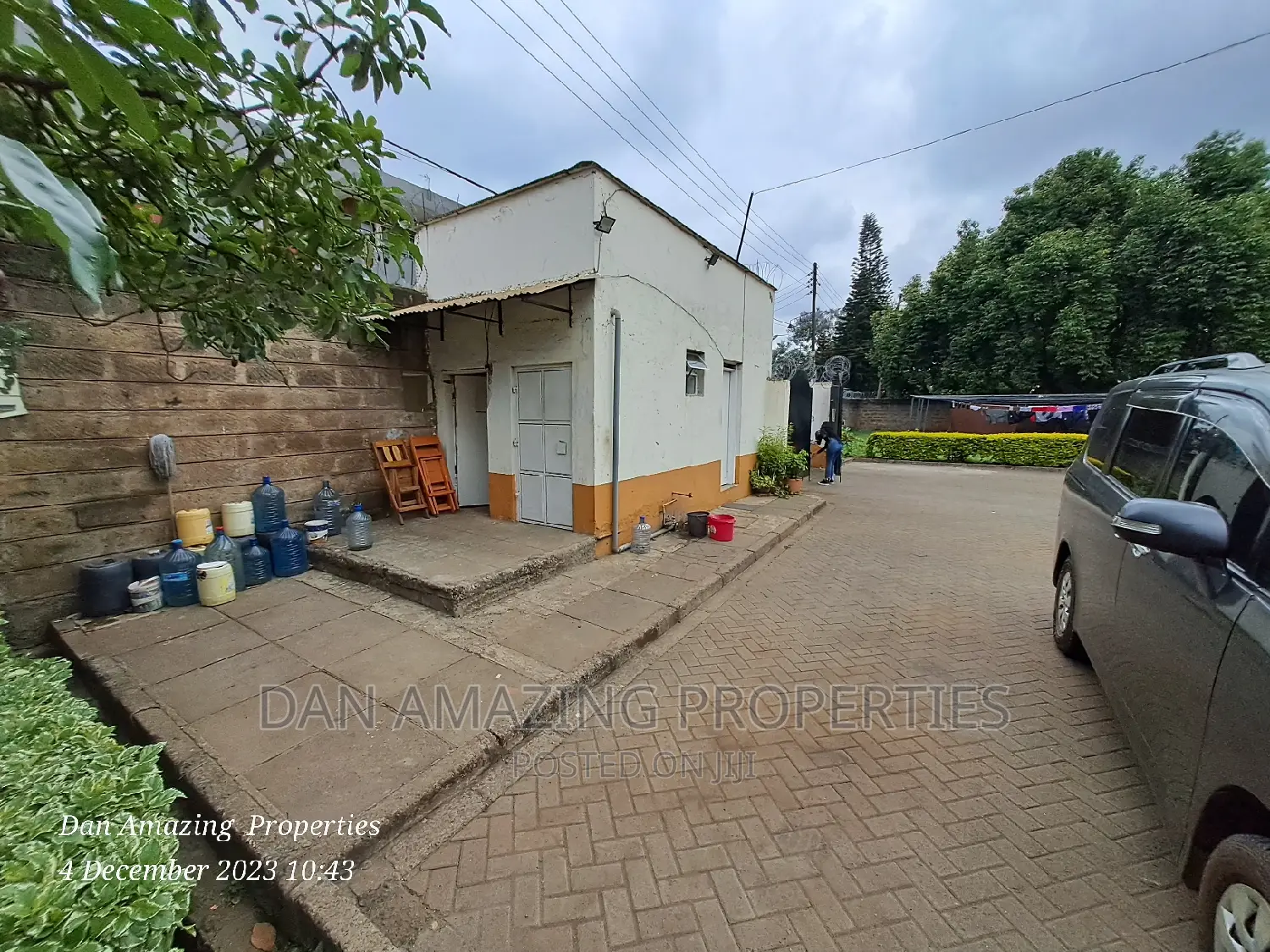 Flat for Sale in Pangani on 1/2 Acre Corner Plot