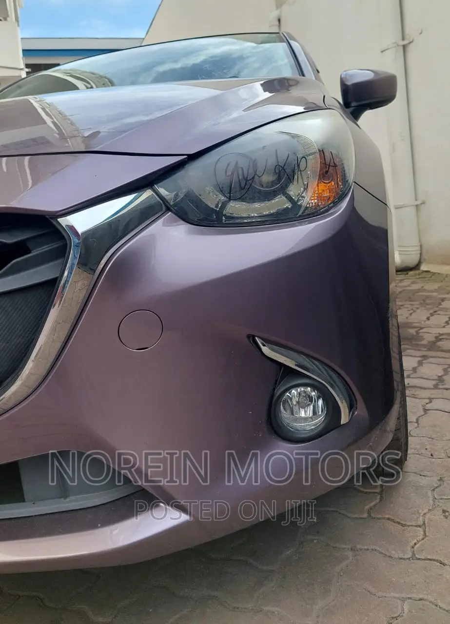Mazda Demio 2017 Pink