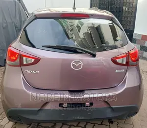 Mazda Demio 2017 Pink